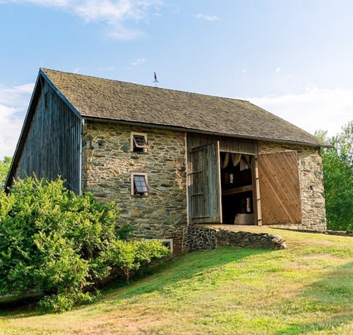 The stone barn at Sylvanside