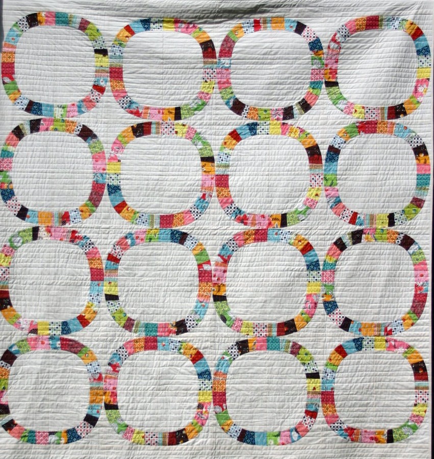 A single Wedding Ring quilt